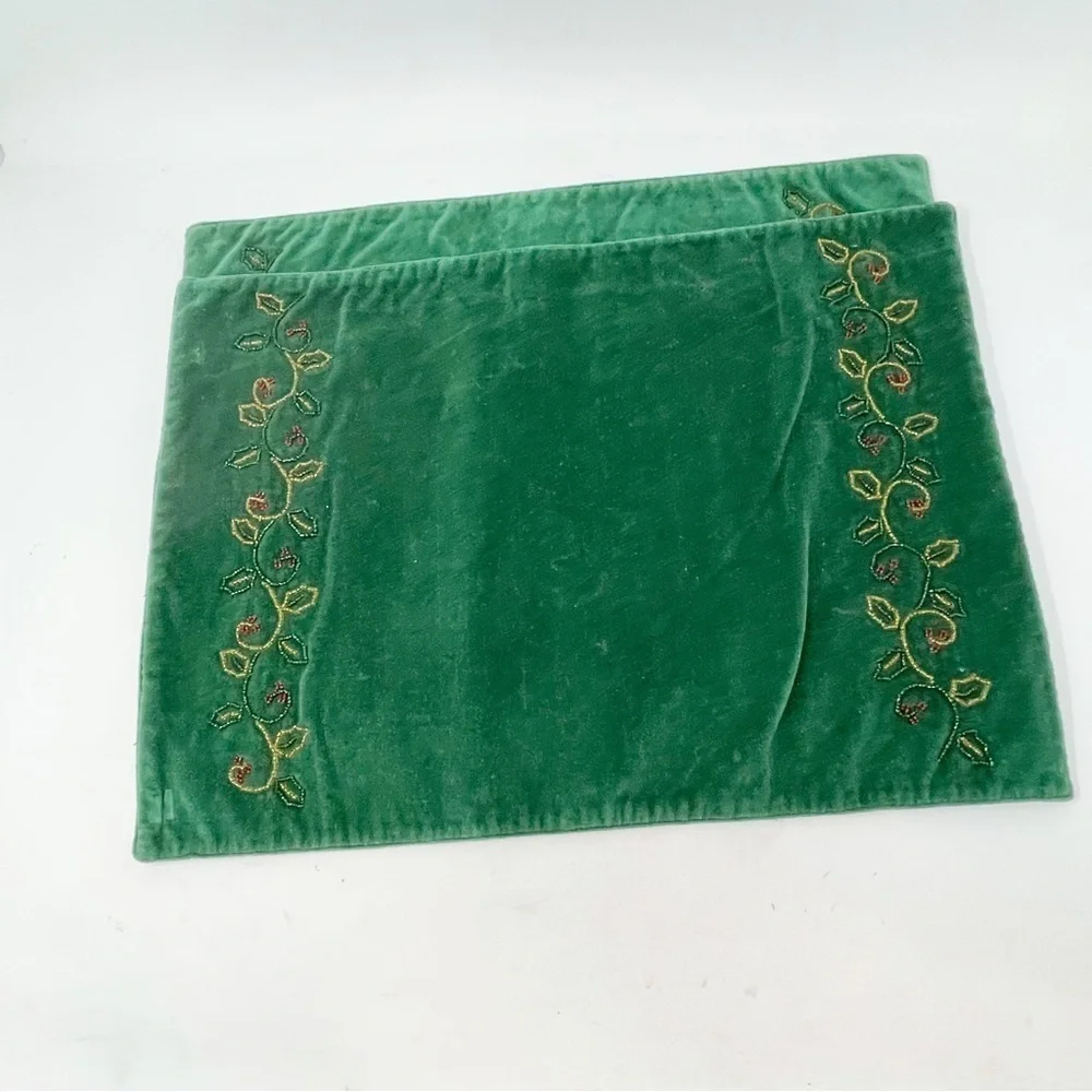 Set Of 2 Green Velvet CHRISTMAS HOLIDAY Beaded Holly Placemats 13” X 18”